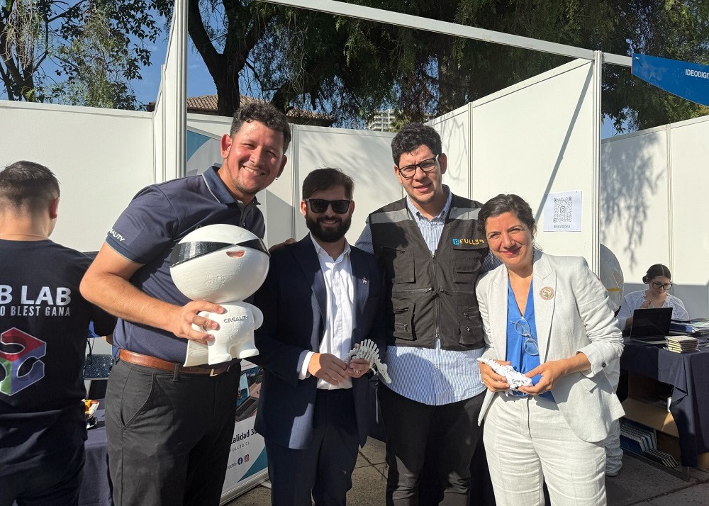 Back to School with AI: President Gabriel Boric Attends the Event