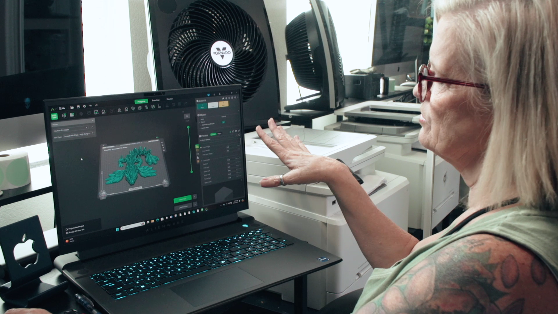 Charisse Lavertier shows her slicer software Creality Print