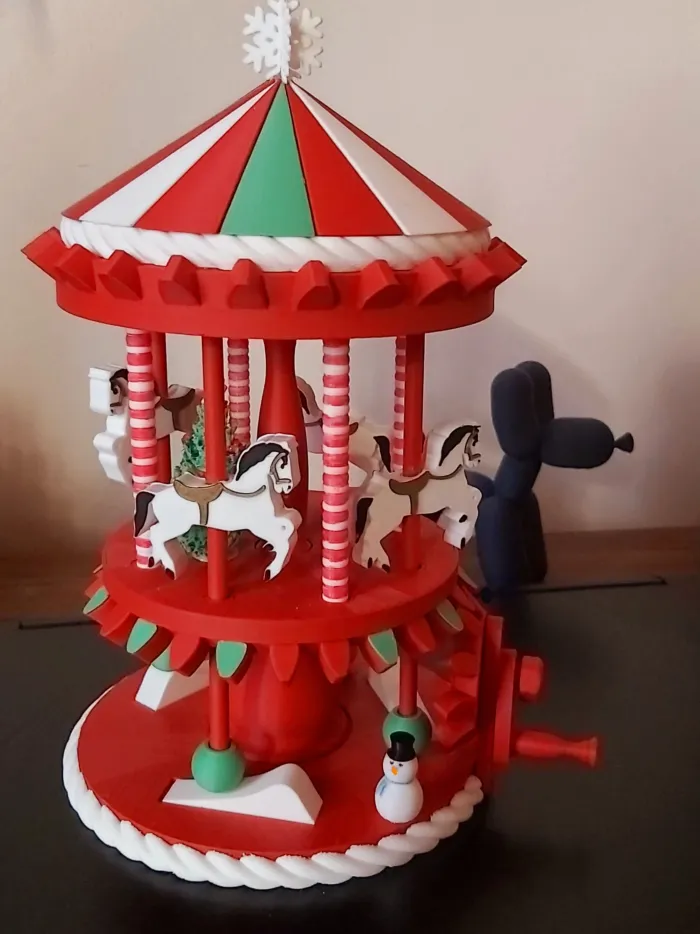 3D-printed Christmas mechanical carousel