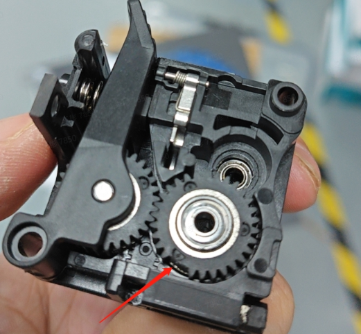 Clear the Extruder Gears